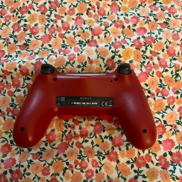Ps4 controller - Picture 2 of 2